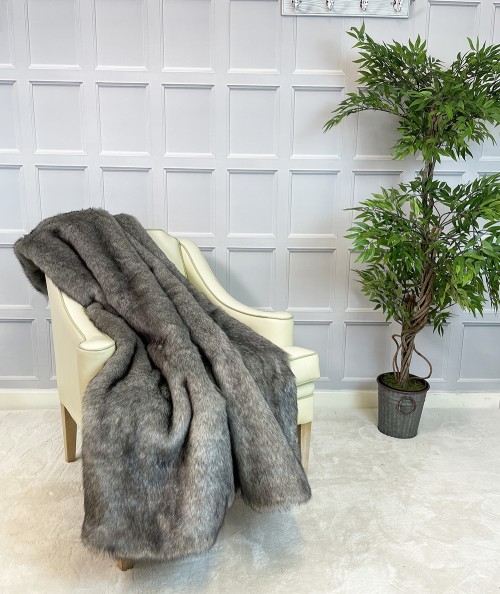 Winter Roe grey fur blanket