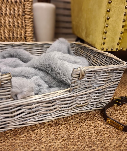 Luxury pet blanket in grey fur