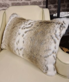 Patterned rectangular faux fur cushions