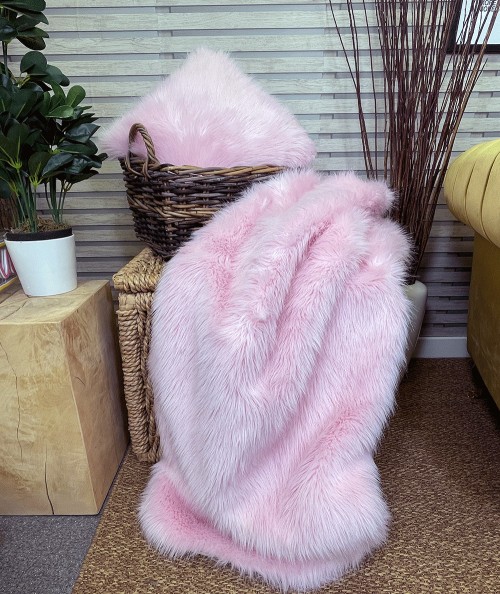 Bubble-gum Pink Fake Fur Throw